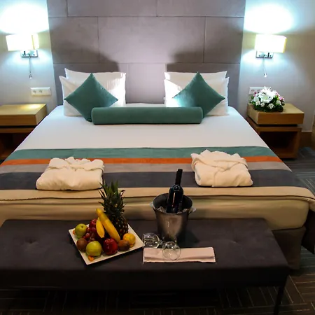 Yayoba Hotel 3*